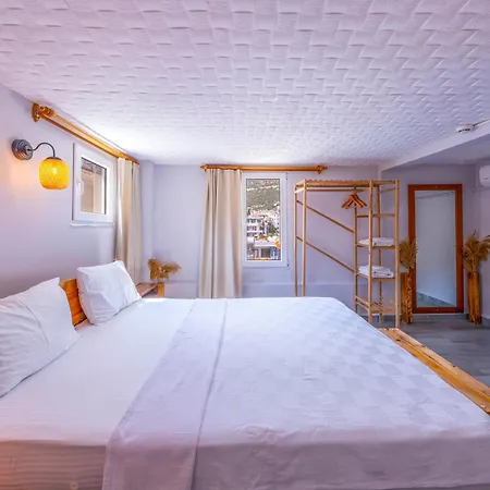 Larex Aparthotel *